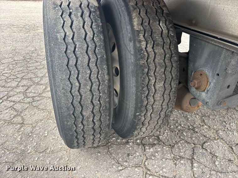 image for item DY3133 2016 MAC Trailer Manufacturing TNAR48AF flatbed trailer