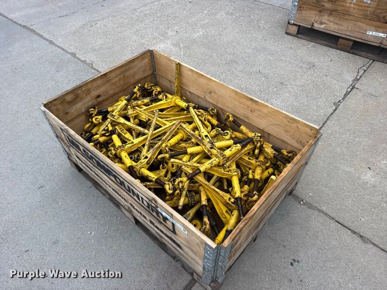 Approximately 50 ratcheting chain binders