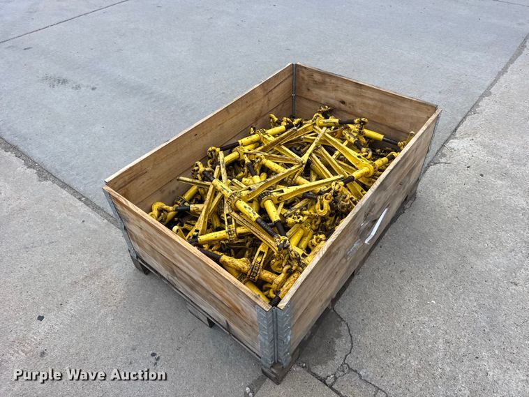 image for item DY3137 Approximately 50 ratcheting chain binders