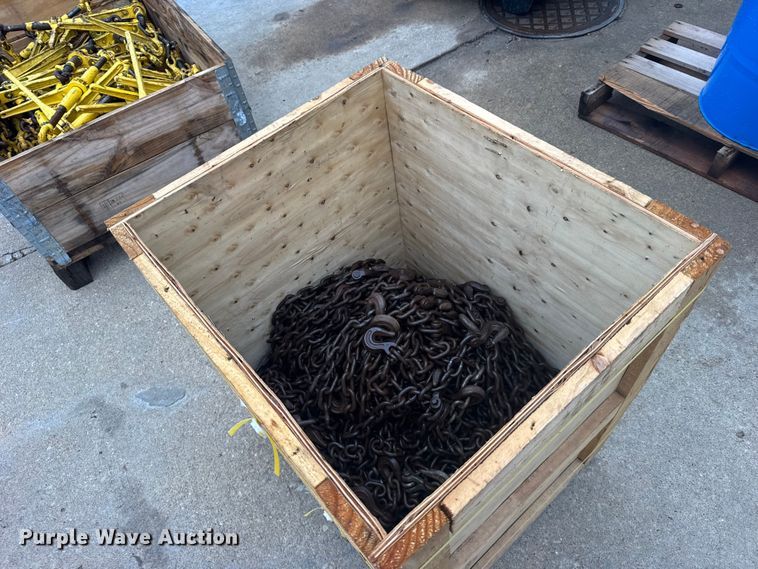 Approximately 20 load chains