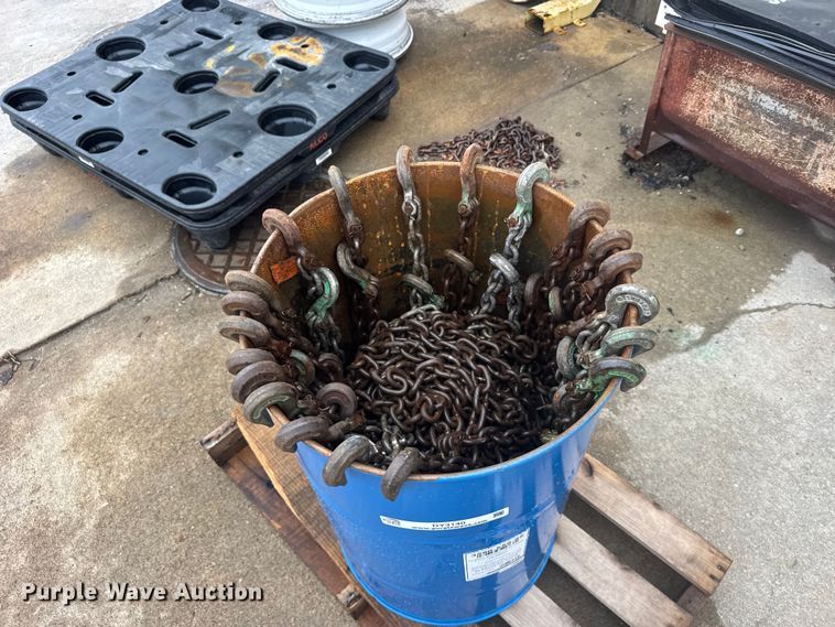 Approximately 20 load chains