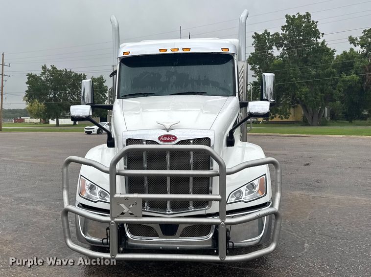 image for item DY3143 2025 Peterbilt 579 semi truck