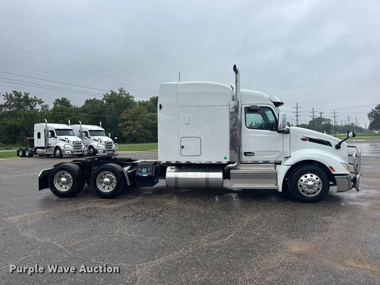 image for item DY3143 2025 Peterbilt 579 semi truck