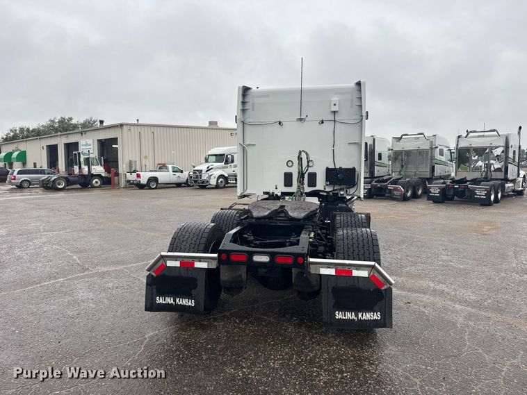image for item DY3143 2025 Peterbilt 579 semi truck