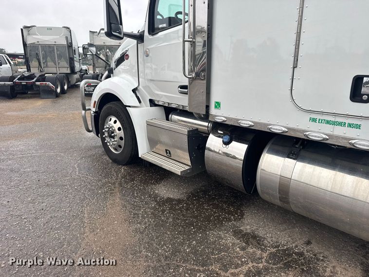 image for item DY3143 2025 Peterbilt 579 semi truck