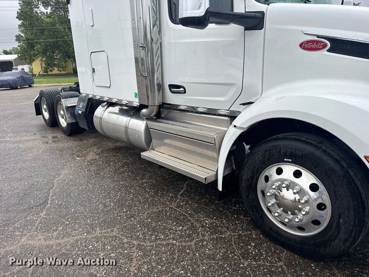 image for item DY3143 2025 Peterbilt 579 semi truck
