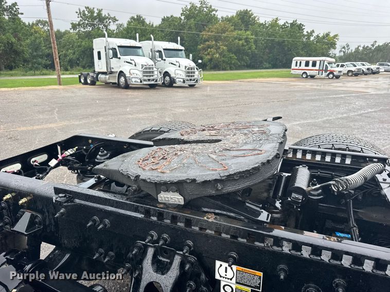image for item DY3143 2025 Peterbilt 579 semi truck