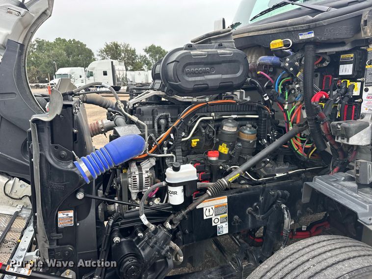 image for item DY3143 2025 Peterbilt 579 semi truck