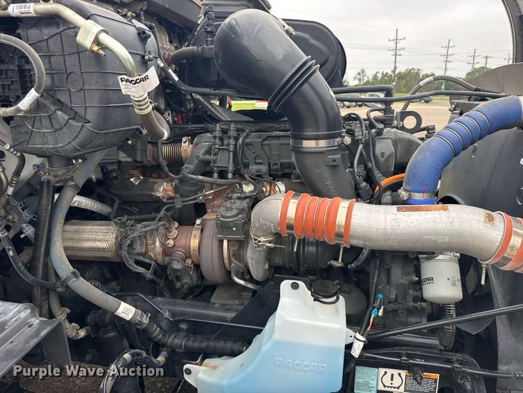 image for item DY3143 2025 Peterbilt 579 semi truck