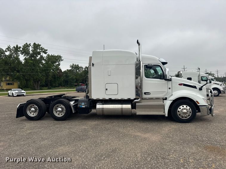 image for item DY3144 2025 Peterbilt 579 semi truck