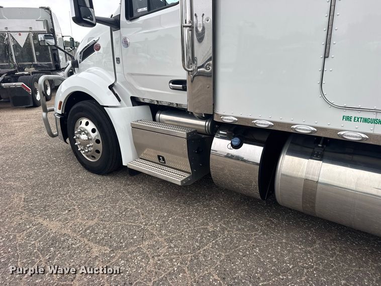 image for item DY3144 2025 Peterbilt 579 semi truck