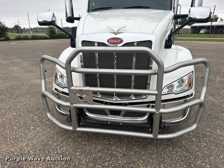 image for item DY3144 2025 Peterbilt 579 semi truck