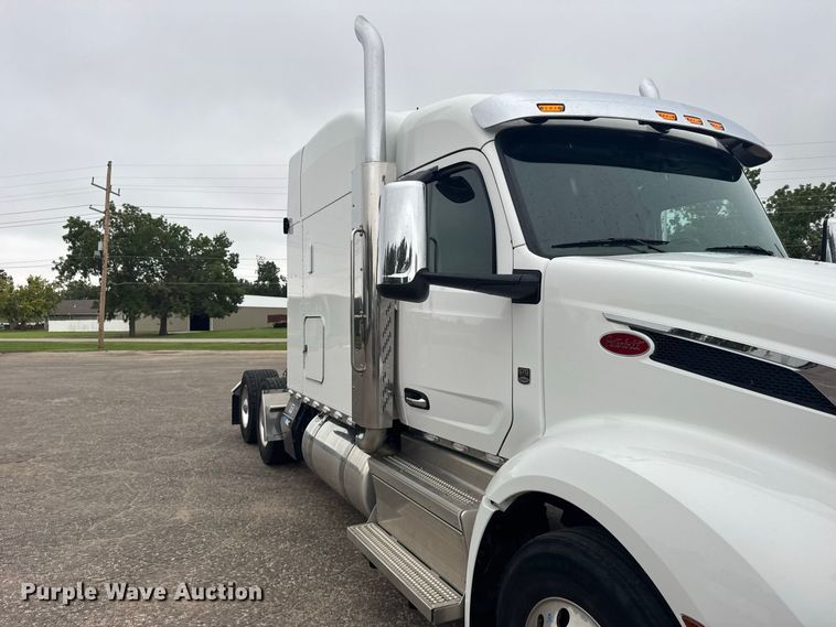 image for item DY3144 2025 Peterbilt 579 semi truck