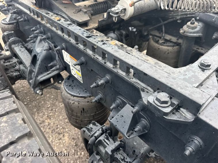 image for item DY3144 2025 Peterbilt 579 semi truck