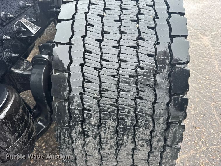image for item DY3144 2025 Peterbilt 579 semi truck