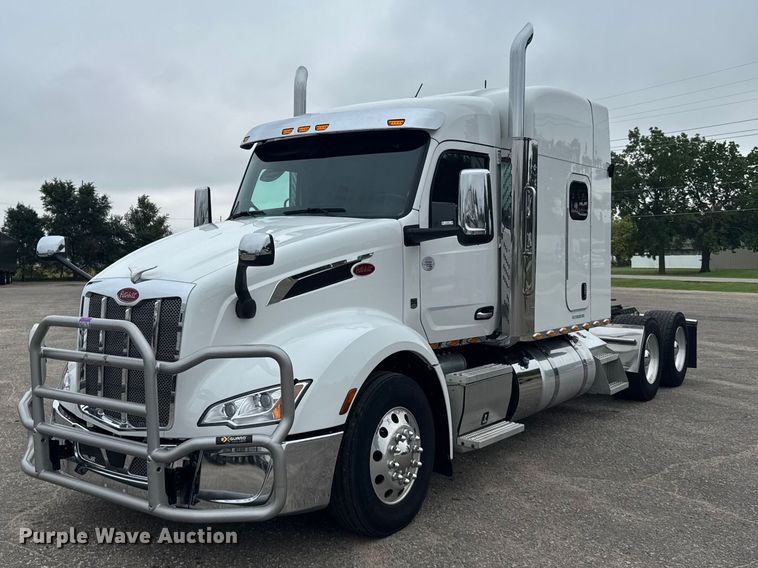 2025 Peterbilt 579 semi truck
