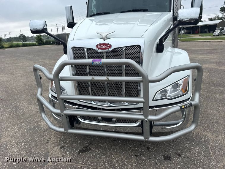 image for item DY3145 2025 Peterbilt 579 semi truck