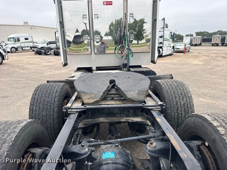 image for item DY3145 2025 Peterbilt 579 semi truck