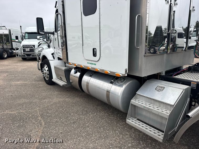 image for item DY3145 2025 Peterbilt 579 semi truck