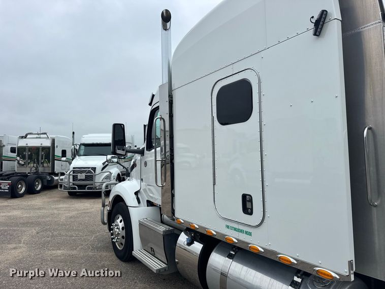 image for item DY3145 2025 Peterbilt 579 semi truck