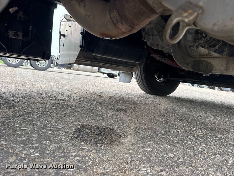 image for item DY3145 2025 Peterbilt 579 semi truck