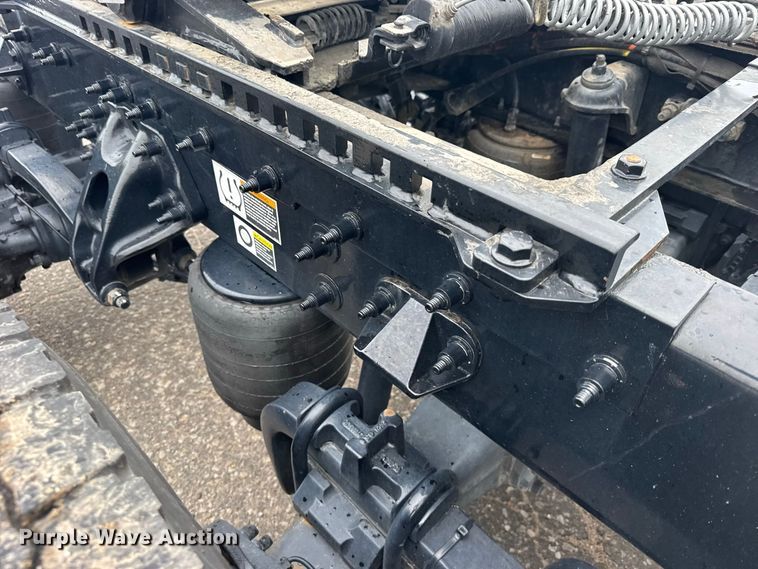 image for item DY3145 2025 Peterbilt 579 semi truck