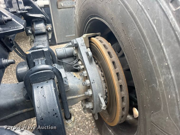image for item DY3145 2025 Peterbilt 579 semi truck