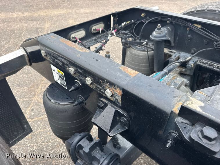 image for item DY3145 2025 Peterbilt 579 semi truck