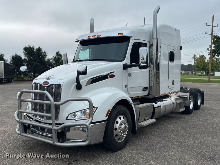 2025 Peterbilt 579 semi truck