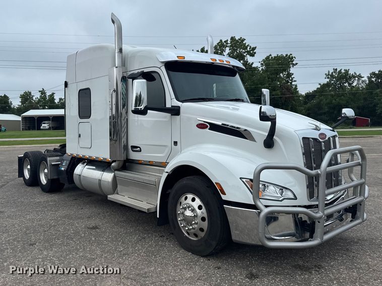 image for item DY3146 2025 Peterbilt 579 semi truck