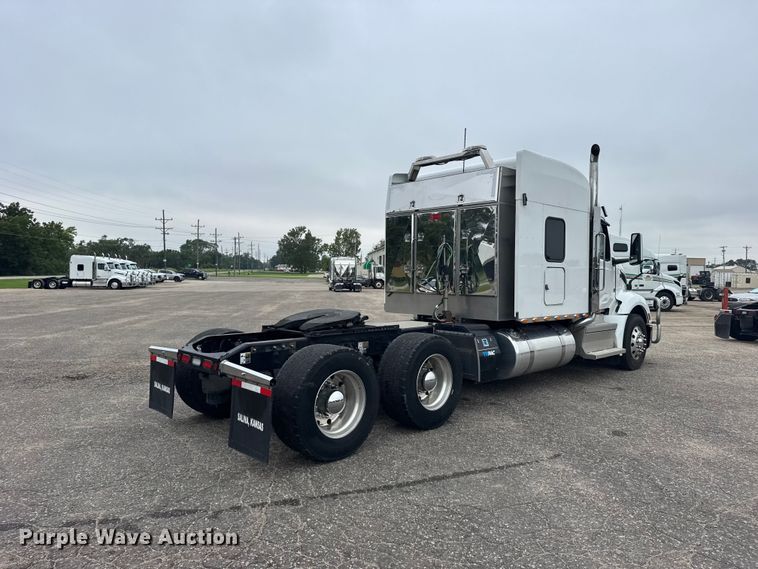 image for item DY3146 2025 Peterbilt 579 semi truck