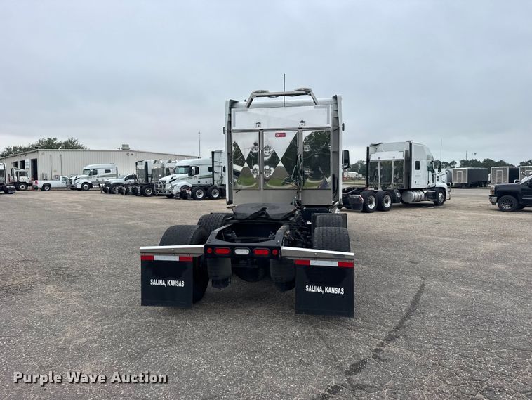 image for item DY3146 2025 Peterbilt 579 semi truck