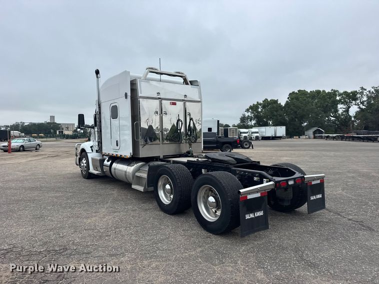 image for item DY3146 2025 Peterbilt 579 semi truck