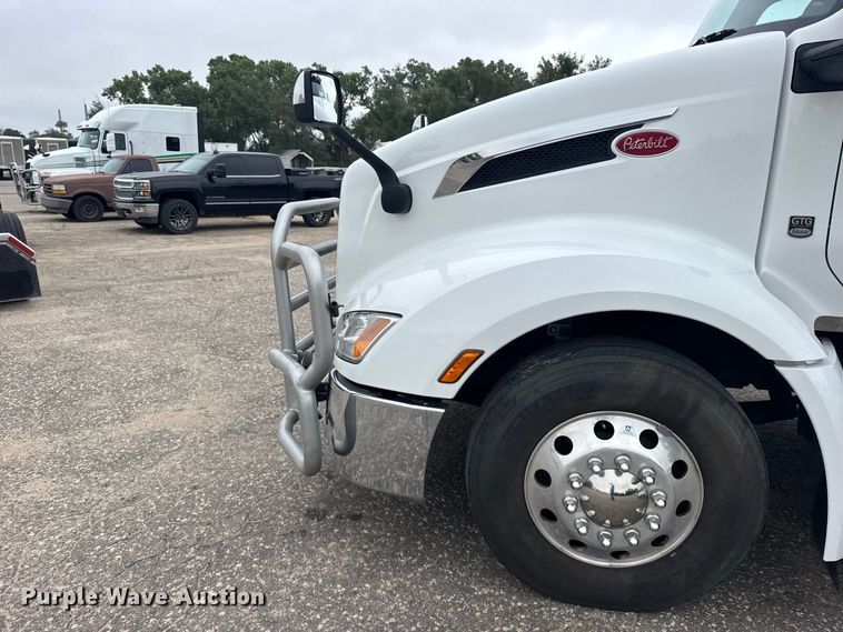 image for item DY3146 2025 Peterbilt 579 semi truck