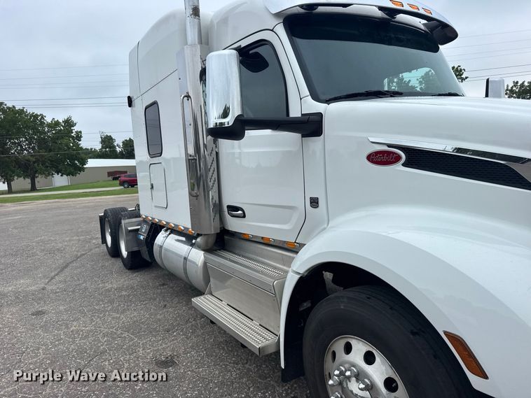 image for item DY3146 2025 Peterbilt 579 semi truck