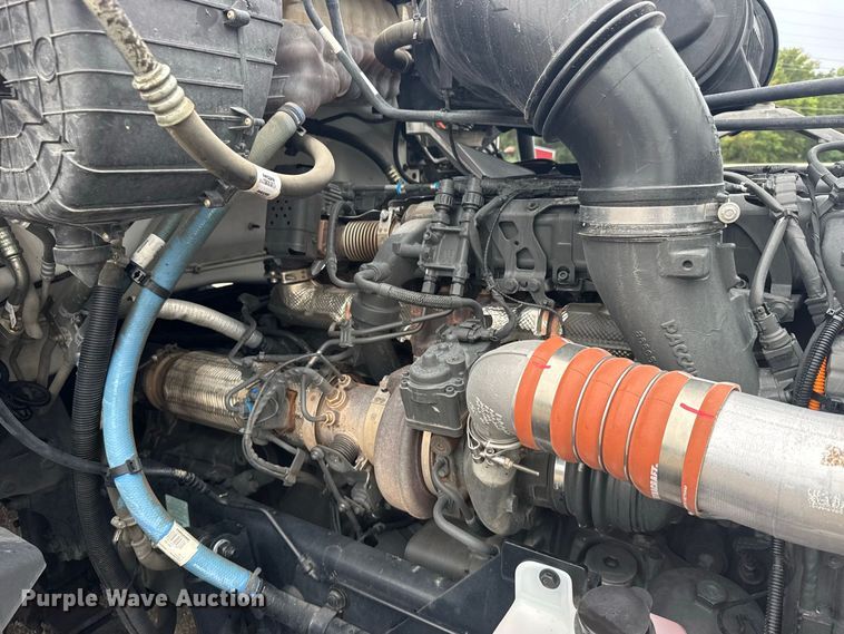 image for item DY3146 2025 Peterbilt 579 semi truck