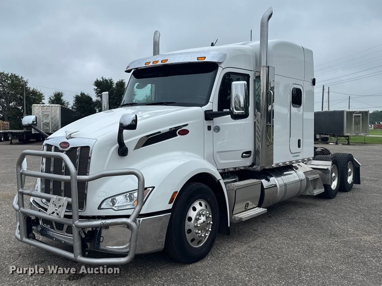 2025 Peterbilt 579 semi truck
