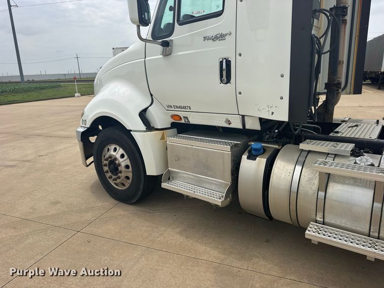 image for item DY3148 2014 International Prostar 122 semi truck