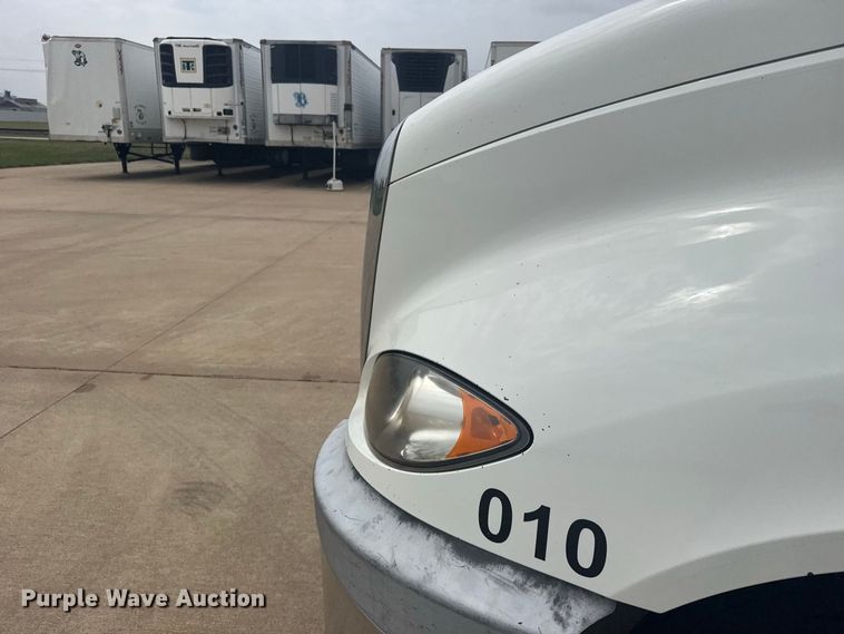 image for item DY3148 2014 International Prostar 122 semi truck