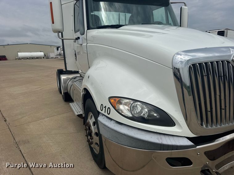 image for item DY3148 2014 International Prostar 122 semi truck
