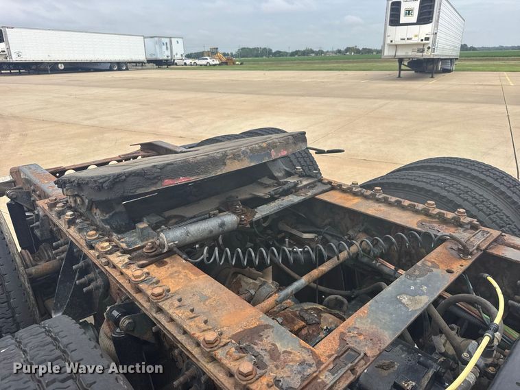 image for item DY3148 2014 International Prostar 122 semi truck