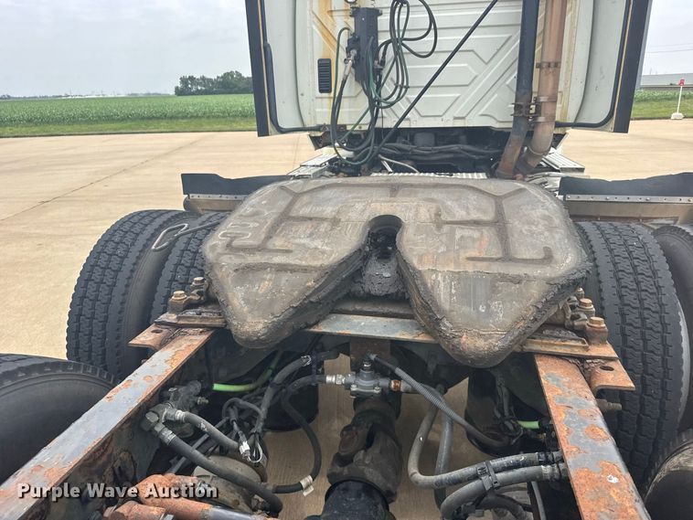 image for item DY3148 2014 International Prostar 122 semi truck