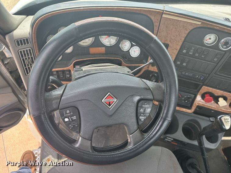 image for item DY3148 2014 International Prostar 122 semi truck