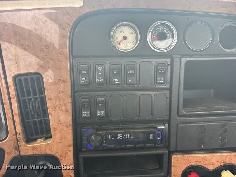 image for item DY3148 2014 International Prostar 122 semi truck