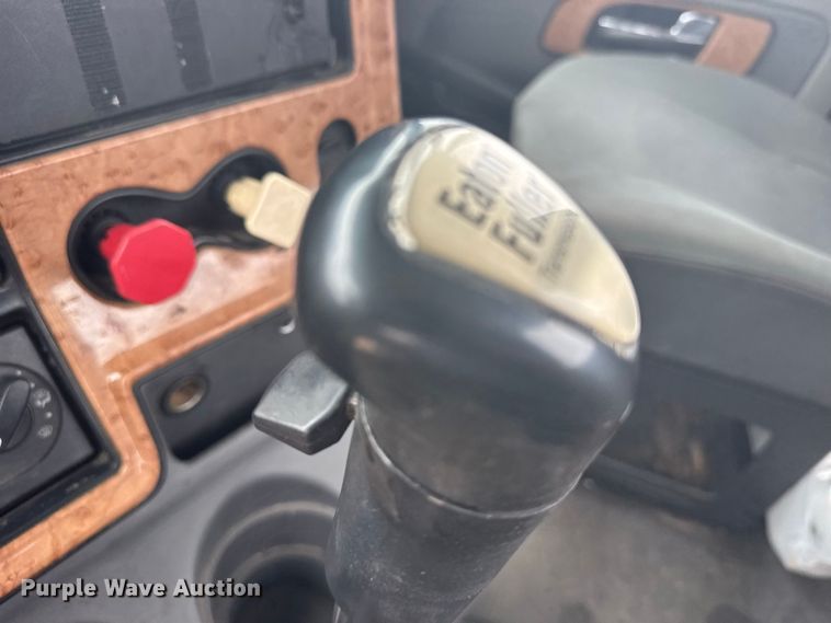 image for item DY3148 2014 International Prostar 122 semi truck