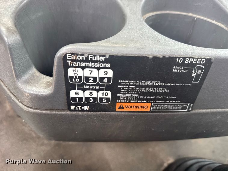 image for item DY3148 2014 International Prostar 122 semi truck