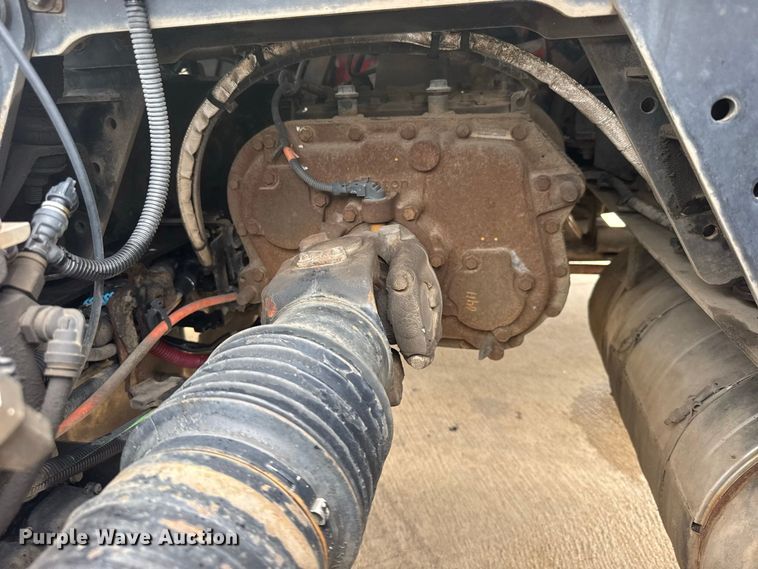 image for item DY3148 2014 International Prostar 122 semi truck