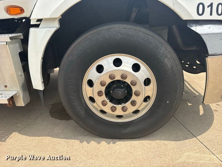 image for item DY3148 2014 International Prostar 122 semi truck