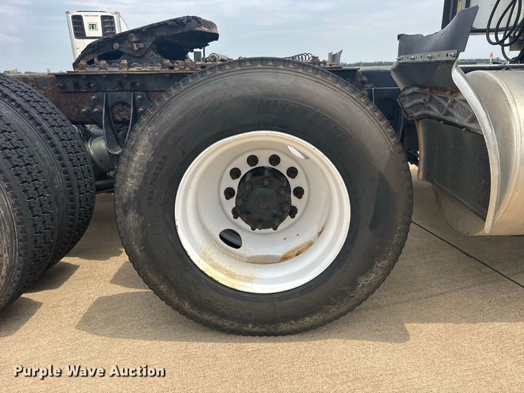image for item DY3148 2014 International Prostar 122 semi truck