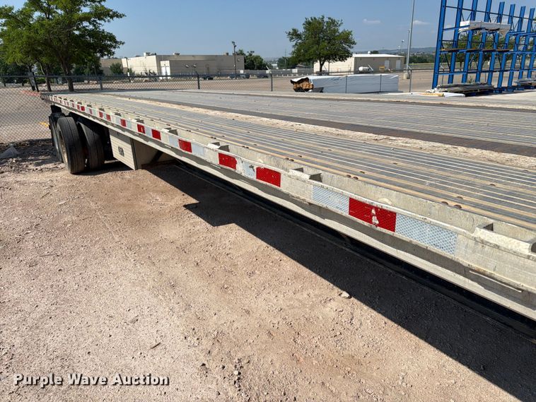 image for item EA0370 1999 Dorsey DGTC-48 flatbed trailer